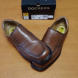 Dockers slip on square toe shoes